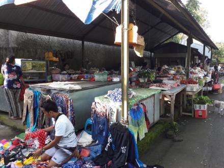 Pasar Desa Tajun